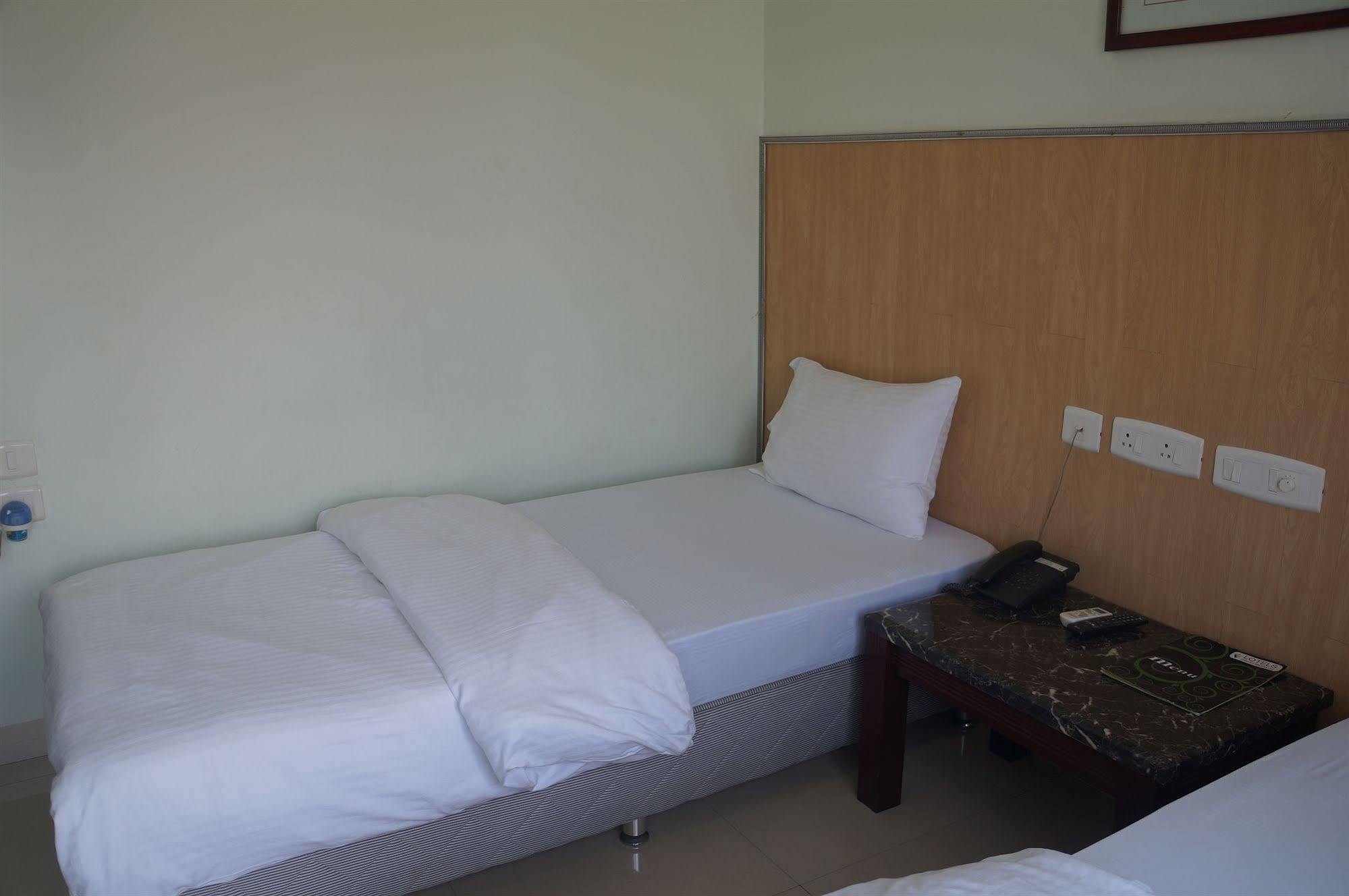 Lotels Hotel Chennai Eksteriør billede